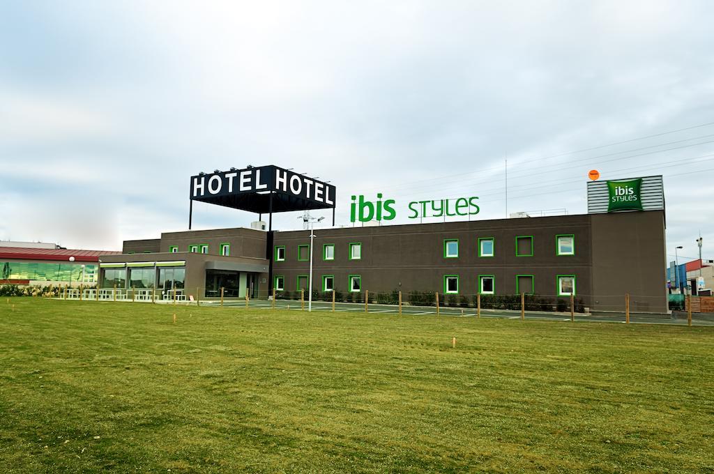 Hotel Ibis Styles Lleida Torrefarrera Dış mekan fotoğraf